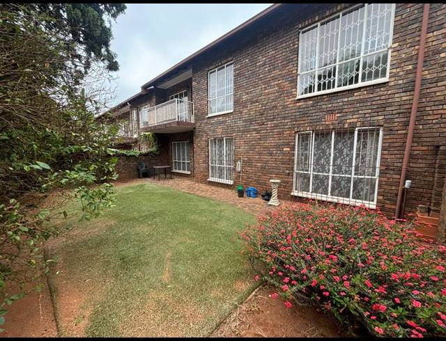 3 BEDROOM APARTMENT FOR SALE IN WINDSOR WEST